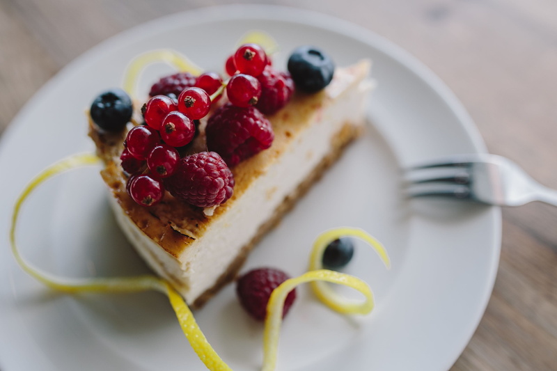 still life, baked, sweet Food, eating utensil, bakery, cake, freshness, yummy, dessert, Berry, pie, close-up, fruit, Currants, indulgence, ready-to-eat