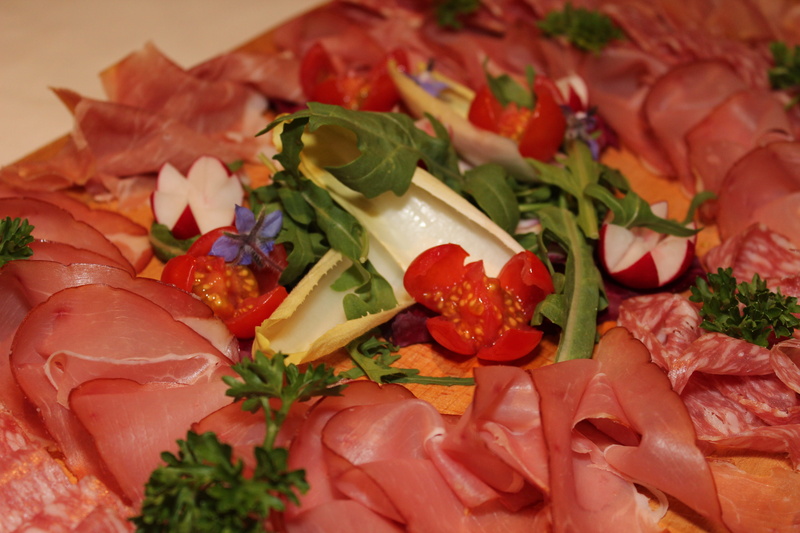 food, serving size, fruit, sausage locations, vegetable, discs, appetizing, ham, meat, boiled ham, wreak, high angle view, healthy eating, food and drink