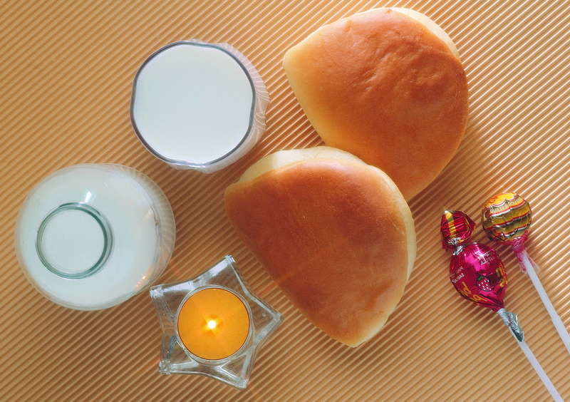 egg yolk, food and drink, chupa chups, wood - Material, milk, red, close-up, 2K, snack, white bread, meal, table, backgrounds, refreshment, egg, heart Shape