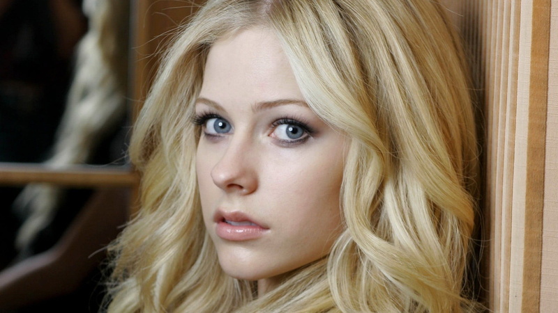 adult, beautiful woman, blonde, young adult, 1080P, long hair, young women, portrait, contemplation, hairstyle, looking at camera, teenager, singer, human face