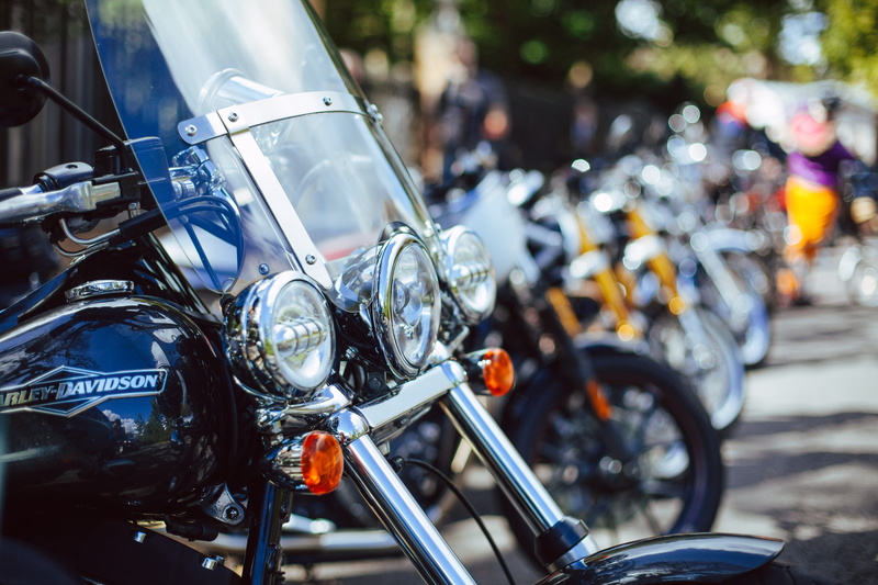 harley, mode of transportation, davidson, stationary, street, wheel, no people, action, day, land vehicle, motorbike, city, vehicle, close-up, race, chrome