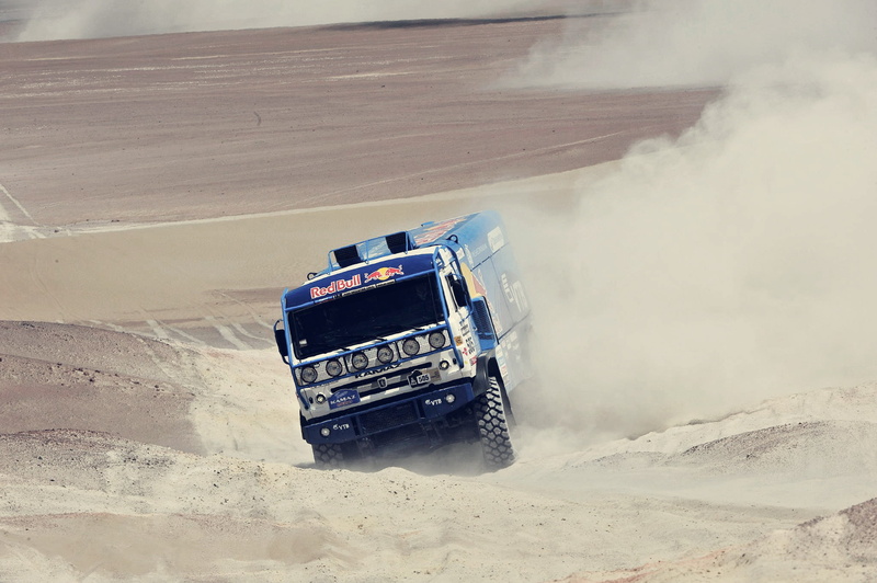 desert, car, bull, Dakar, dust, master, sand, blue, rally, Russia, race, 1080P, machine, white, KAMAZ, dunes, red, truck, theme