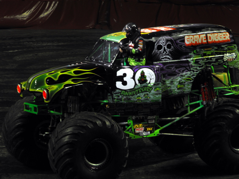 race, digger, 4x4, monster truck, grave, racing, monster, 2K, truck