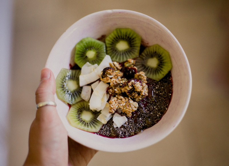 human Hand, healthy Eating, wood - Material, freshness, kiwi fruit, health and wellness, table, healthy, flatlay, people, dessert, adult, sliced, bowl