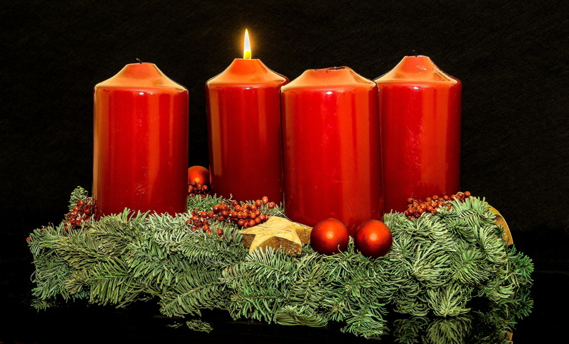 decoration, healthy eating, fruit, burning, christmas, food and drink, contemplative, first candle, candles, studio shot, advent wreath, fire - natural phenomenon