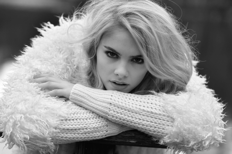 model, blonde, looking at viewer, Peter Müller, open mouth, 1080P, women, monochrome, portrait