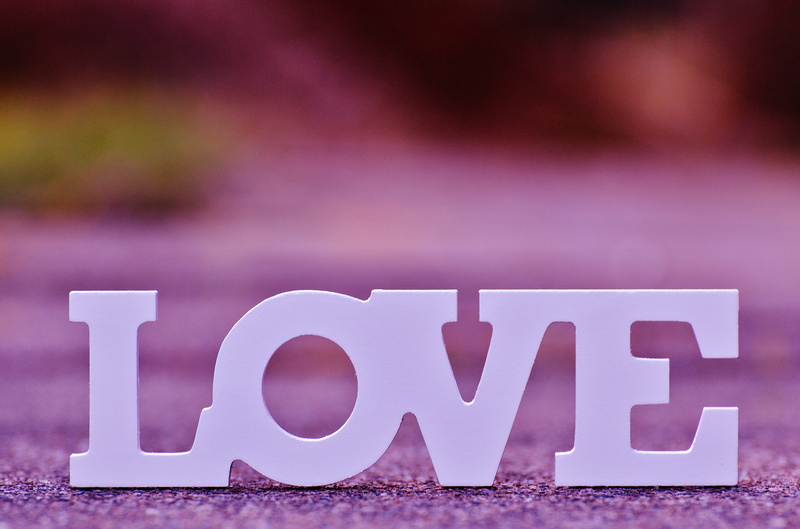 feelings, gray, happy, no people, relationship, indoors, close-up, white, beautiful, emotions, 5K, new years eve, letters, event, text, concrete, valentines day