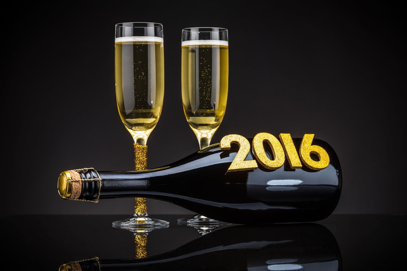 no people, glass, drink, household equipment, food and drink, alcohol, black background, Champagne, studio shot, container, glass - material, Holiday, champagne flute