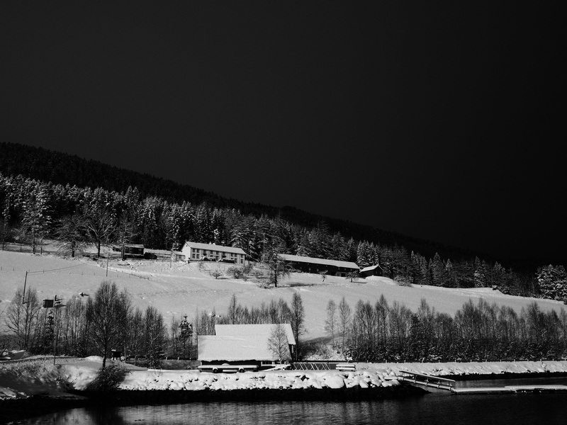 plant, water, copy space, beauty in nature, farm, tranquil scene, mountain, tranquility, lake, architecture, built structure, nature, infrared, 5K, outdoors
