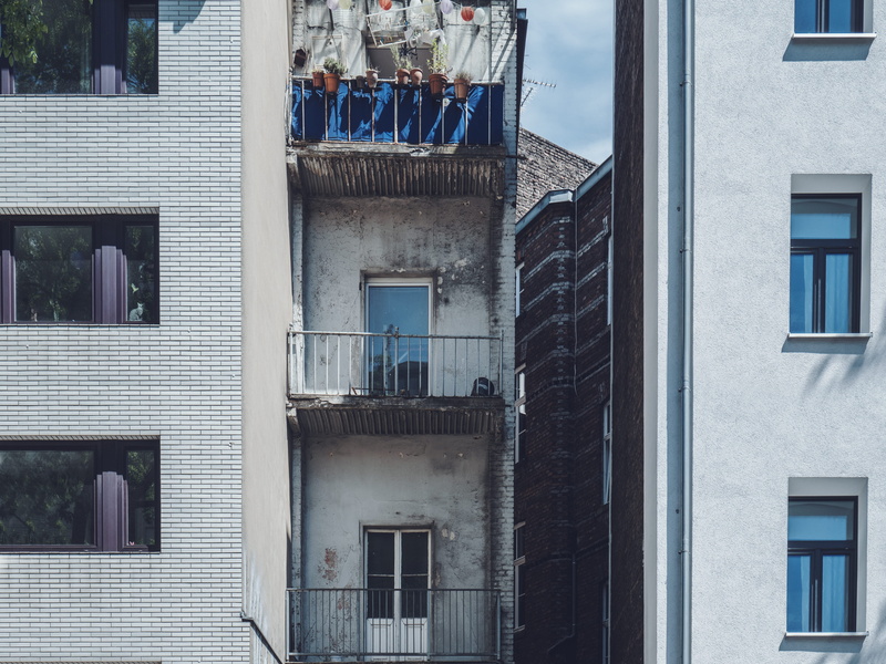 day, balcony, glass - material, house, window, geometric, geometry, 4K, modern, decay, hanging, residential district, sunlight, building, built structure