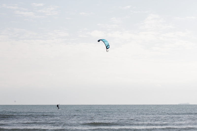 kitesurf, 5K, surf, one person, outdoors, horizon, water, sport al mare, freedom, paragliding, horizon over water, sky, scenics - nature, cloud - sky