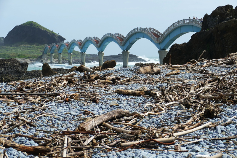 arch bridge, Bridge, connection, Taiwan, agriculture, architecture, sky, nature, built structure, log, flotsam and jetsam, beach, china, sunlight, water