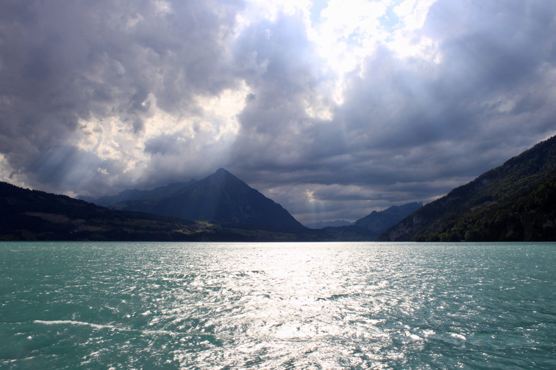 sun, mountains, clouds, remote, alpine, idyllic, radiation, mountain, tranquility, lake, waterfront, landscape, day, non-urban scene, rays, sky, switzerland