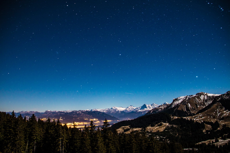 snowcapped mountain, 5K, cityscape, winter, sky, landscape, Star, night sky, night, environment, tree, long exposure, mountain range, mountains, evening sky