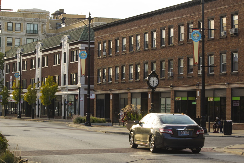 outdoors, roads, 5K, drive, chicago, city street, built structure, architecture, sunrise, city, old town, sign, nature, motor vehicle, sun, car, old city