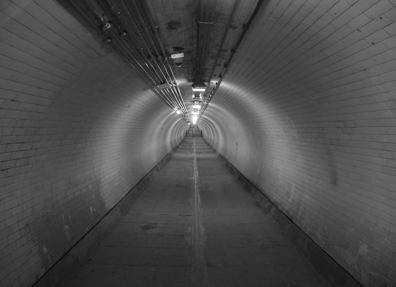 lighting equipment, Thames, light, echo, empty, long, indoors, illuminated, footpath, Subway, architecture, transportation, Greenwich, 2K, underground walkway