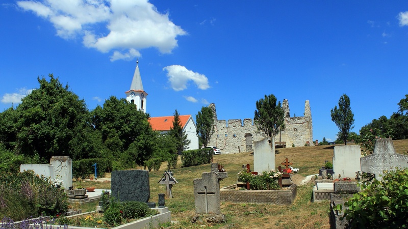 day, dörgicse, tree, grave, built structure, 2K, the past, cemetery, history, stone, religion, tombstone, outdoors, sky, sunlight, building, balaton uplands