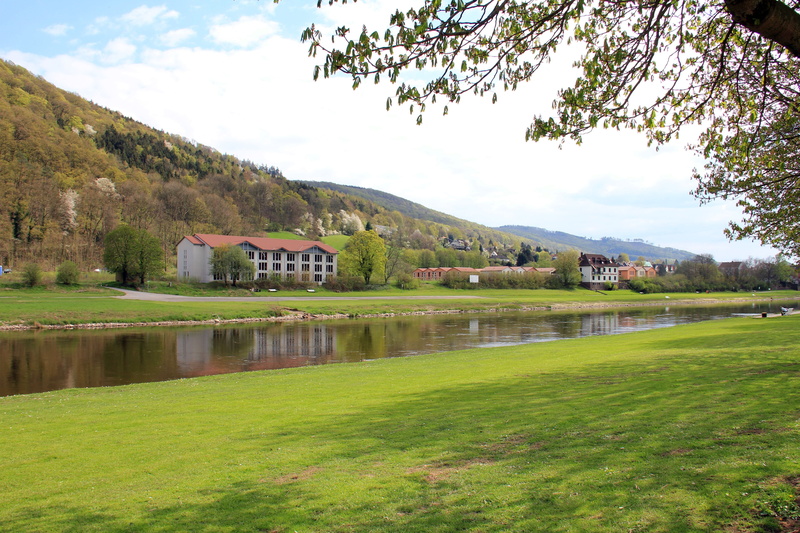 landscape, weser, building exterior, architecture, reflection, weser uplands, sky, day, built structure, cloud - sky, lake, reported, grass, building, no people
