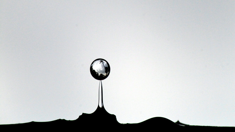 copy space, falling, gravity, sky, indoors, perfection, motion, 4K, circle, wet, close-up, no people, flow, dewdrop, white background, clear sky, purity