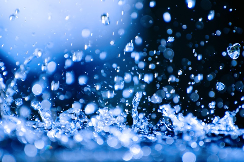 splatter, white, indoors, selective, spray, crown, wave, cold temperature, selective focus, horizontal, color, clean, droplet, defocused, reflection, blue