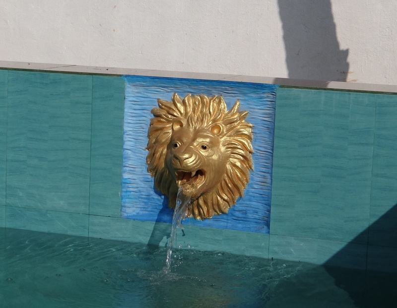 2K, Fluid, architecture, nature, outdoors, dharwad, decoration, lion head, mammal, animal themes, day, Fountain, swimming pool, animal, sunlight, animal representation