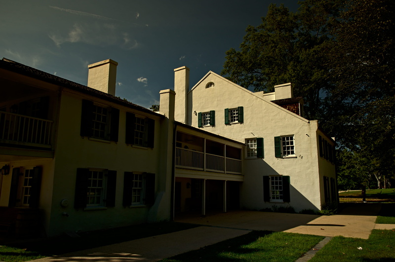 housing development, inn, 4K, row house, roof, built structure, united states, building, potomac, shadow, nature, window, city, sunlight, residential district