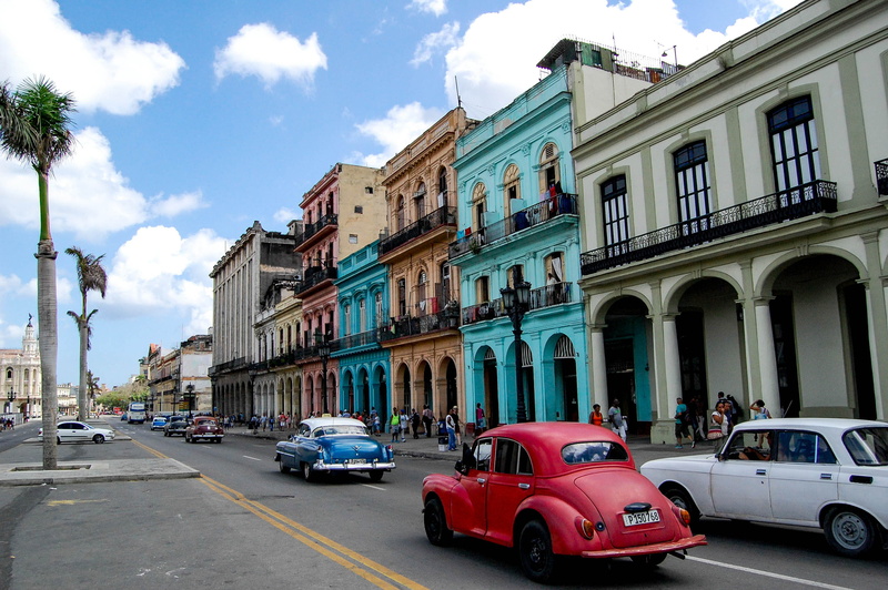 caribic, building, outdoors, houses, kuba, built structure, transportation, street, havanna, architecture, mode of transportation, road, city, cars, car