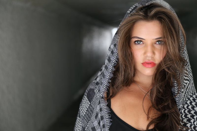 looking at camera, indoors, hairstyle, adult, one person, s, actress, long hair, hair, portrait, beautiful woman, beauty, plump lips, headshot, front view