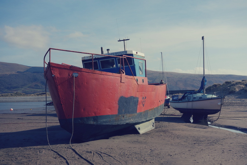 no people, fishing boat, beach, travel, nautical vessel, tranquil scene, boat, barmouth, mountain, transportation, anchored, nature, water, moored, tranquility