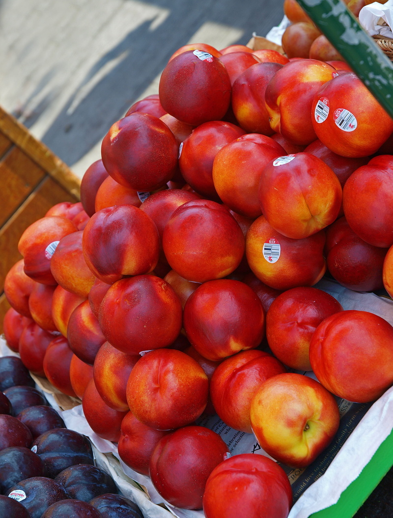 healthy, large group of objects, pasture, for sale, fruit, san francisco, food, food and drink, gabriel raggio, pier 39, high angle view, batch, ripe, close-up
