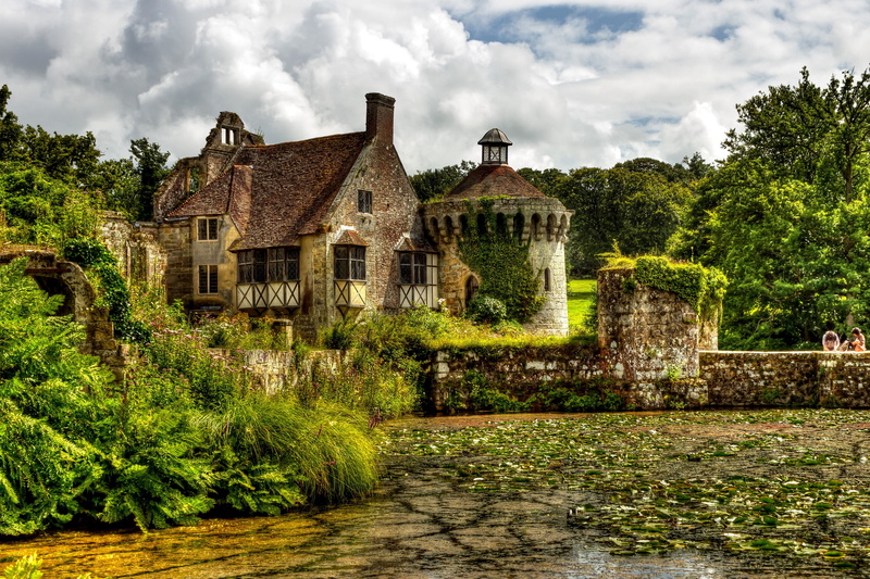 bridge, trees, pond, shrubs, Scotney Castle, building, 2K, scotney, gray, greens, England, concrete, castle, clouds, nature, brown