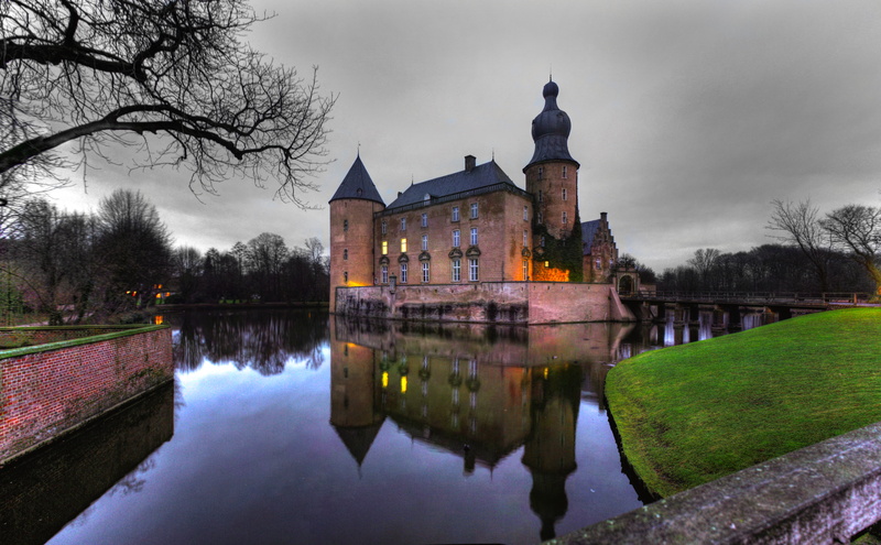 waterfront, mansion, cloud - sky, plant, nature, tourism, night, house, dusk, built Structure, bare tree, reflection, 8K, tower, brown, stone, canal, architecture And Buildings