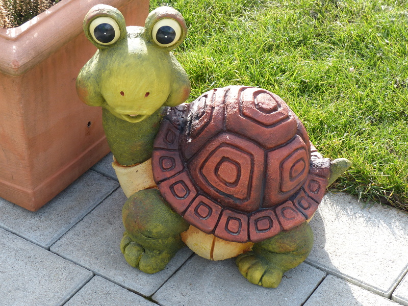hir, craft, animal themes, no people, clay figure, garden, reptilia, nature, pottery, figure, day, plant, chelonia, 4K, mammal, creativity, toy, animal representation