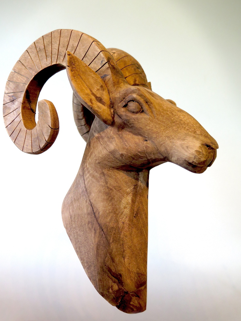 animal neck, sculpture, 4K, statue, low angle view, mammal, one animal, art and craft, capricorn, animal head, nature, animal representation, representation