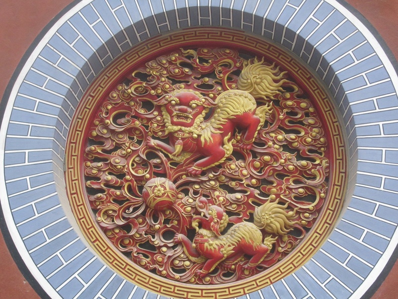 qiongzhusi, no people, kunming, ceiling, ornate, building, religion, day, pattern, directly below, indoors, low angle view, floral pattern, belief, built structure