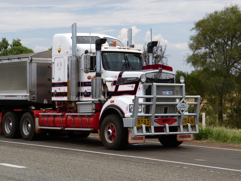 nature, commercial vehicle, day, vehicle, no people, transport of goods, semi trailers, transport, accidents and disasters, sky, semi-truck, Uluru, cloud - sky
