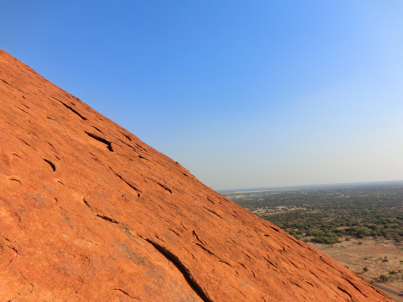 day, mountain, ayers rock, rock - object, outdoors, climbing, horizon, clear sky, australien, landscape, desert, solid, nature, tranquil scene, scenics - nature