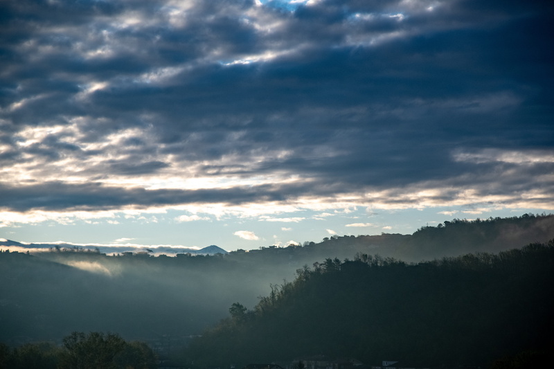 5K, non-urban scene, light, abies, plant, nature, tranquility, appennini, sky, mountain, peak, mountain range, idyllic, outdoors, flare, sunlight, dawn