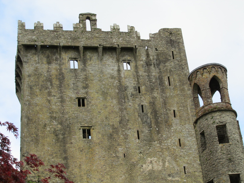 4K, ancient civilization, history, medieval, built structure, outdoors, ruined, ancient, weathered, day, castle, damaged, abandoned, window, deterioration