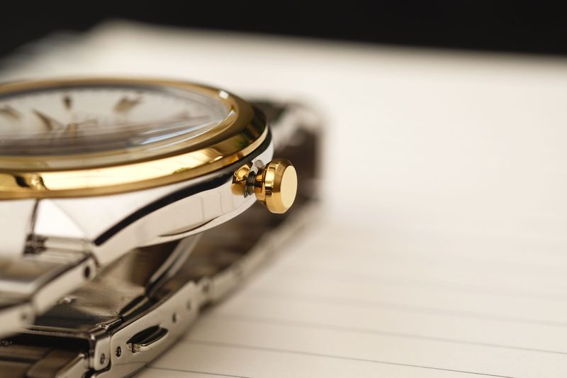 accessory, equipment, gold colored, luxury, gold, still life, retro styled, accuracy, single object, time, vietnam, minute hand, no people, antique,