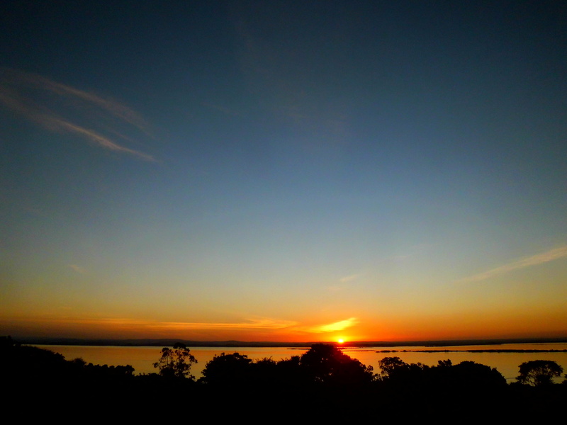 rio, scenics - nature, tranquility, sol, porto alegre, non-urban scene, body, no people, blue, copy space, water, cloud - sky, sky, brazil, tree, summer