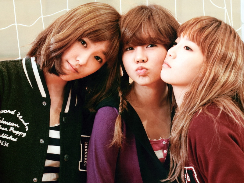 red, Generation, 2K, snap, black, three, button, Girls, jacket, Tokyo, purple, shirt