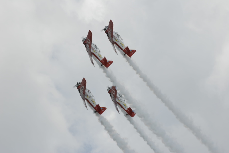 flying, cooperation, 4K, day, vapor trail, airshow, air vehicle, mode of transportation, at-6 texan, plane, smoke - physical structure, airplane, outdoors