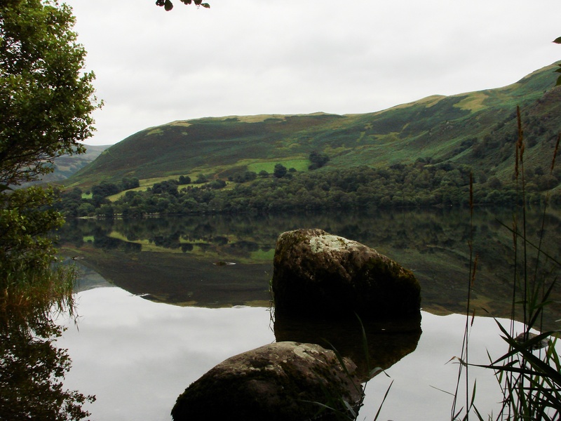 outdoors, stone, tranquility, environment, lakeland, landscapes, day, eng long, non-urban scene, green color, cloud - sky, nature, scenics - nature, reflection