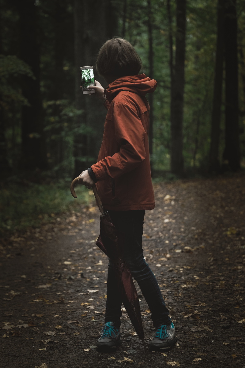 one Person, woodland, girls, girl, child, healthy Lifestyle, umbrella, lifestyles, red, recreational Pursuit, outdoors, action, 5K, tree, leisure Activity