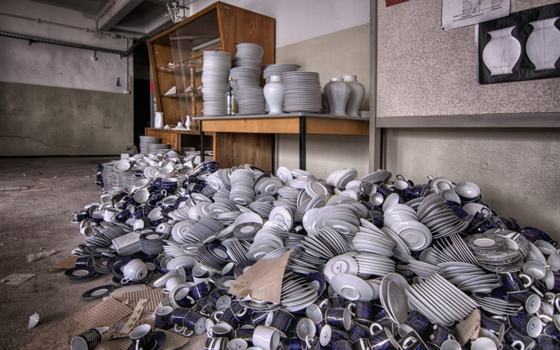 stack, no people, crumpled, garbage, 720P, effort, arrangement, heap, crumpled paper ball, motion, still life, interiors room, large group of objects
