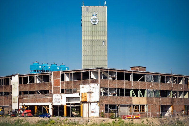 clock face, sky, tall - high, works premises, conversion, day, landmark, city, industrial architecture, industrial plant, ruin, chimney, facade, old, built structure