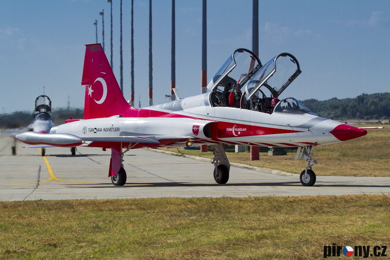 f 5, air, turkish, team, acrobatic, dom, aircrafts, fighter, stars, 720P, northrop
