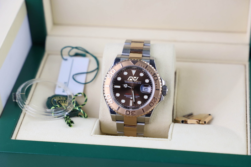 clockwork, men, indoors, wristwatch, luxury watch, table, clock, millenary watches, 2K, class, style, selective focus, instrument of time, clock face