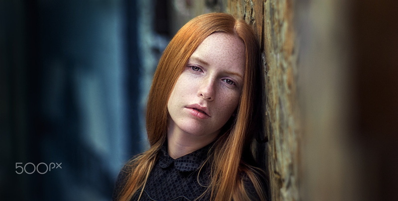 hair, beauty, contemplation, human hair, child, beautiful woman, freckles, one person, 720P, casual clothing, freckle, close-up, blond hair, young adult